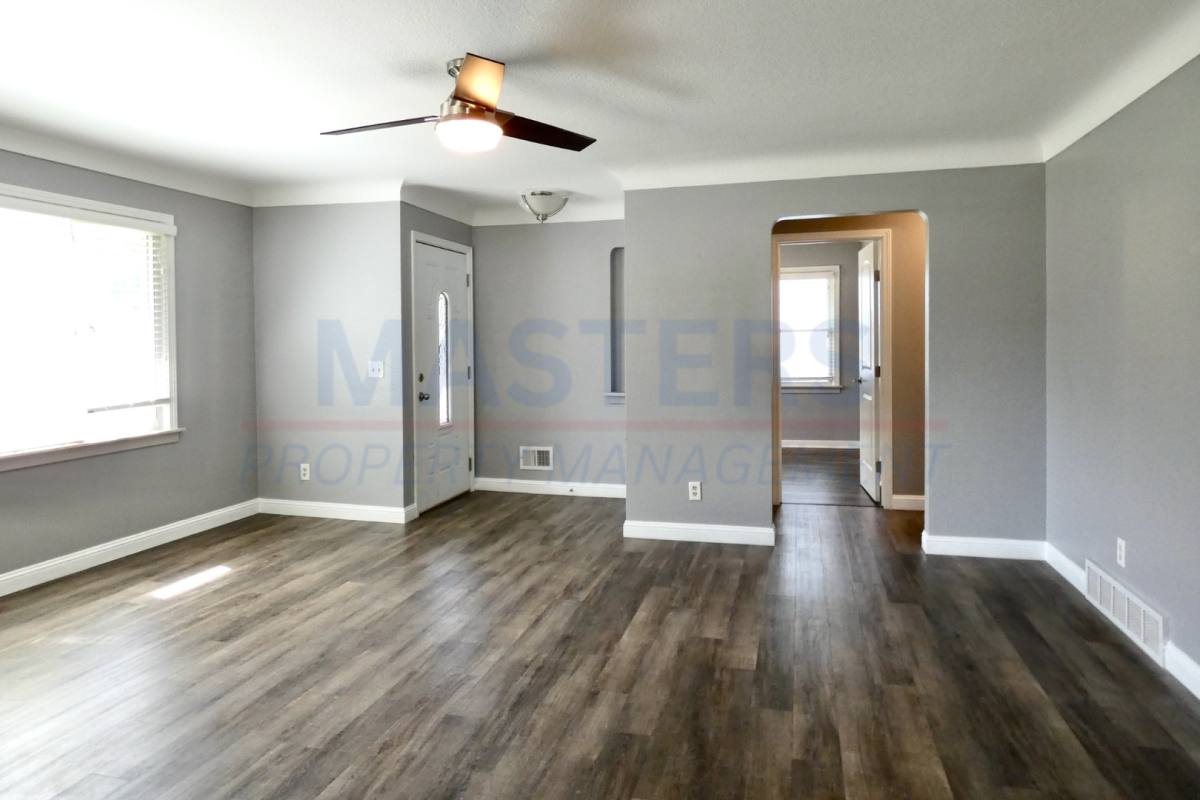 House for rent at 827 Wall St, Maumee, OH 43537