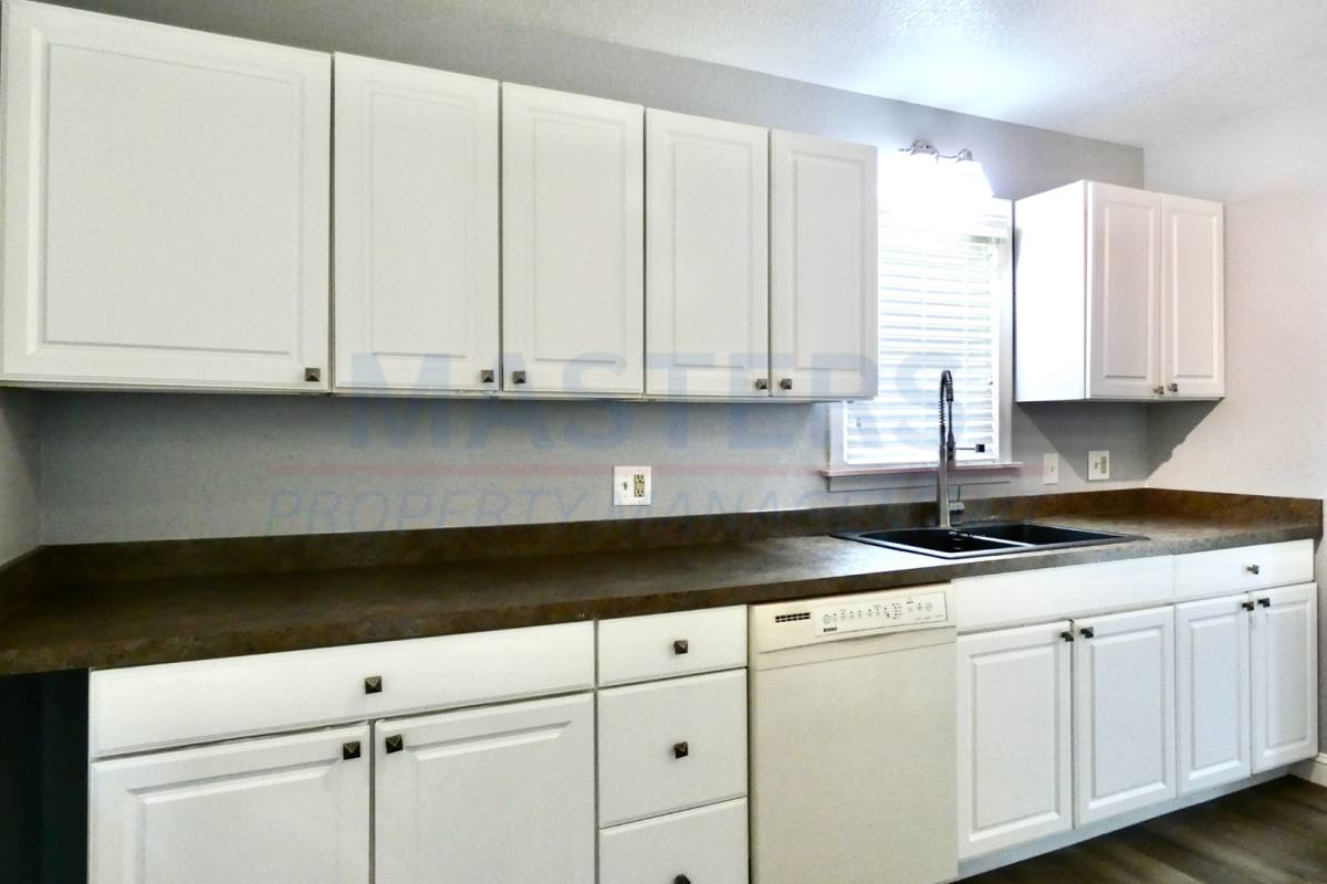 House for rent at 827 Wall St, Maumee, OH 43537