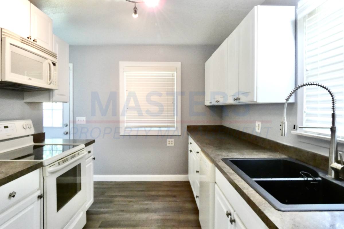 House for rent at 827 Wall St, Maumee, OH 43537