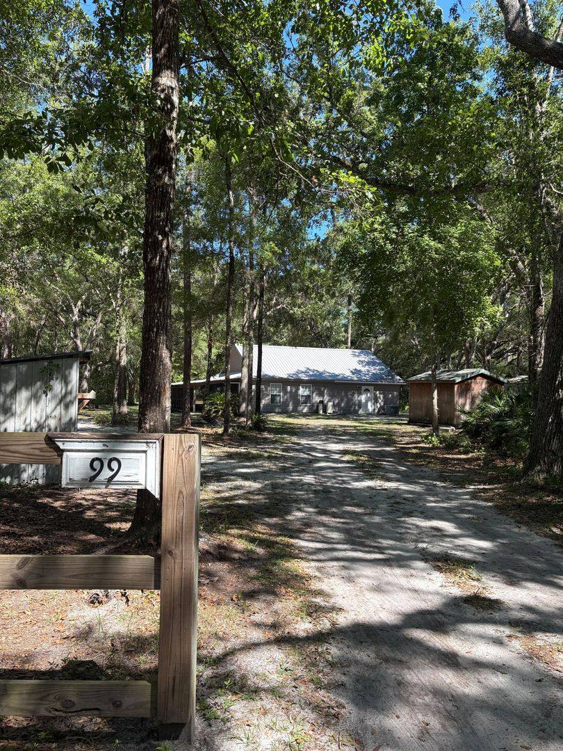 House for rent at 99 Carter Rd, Crawfordville, FL 32327