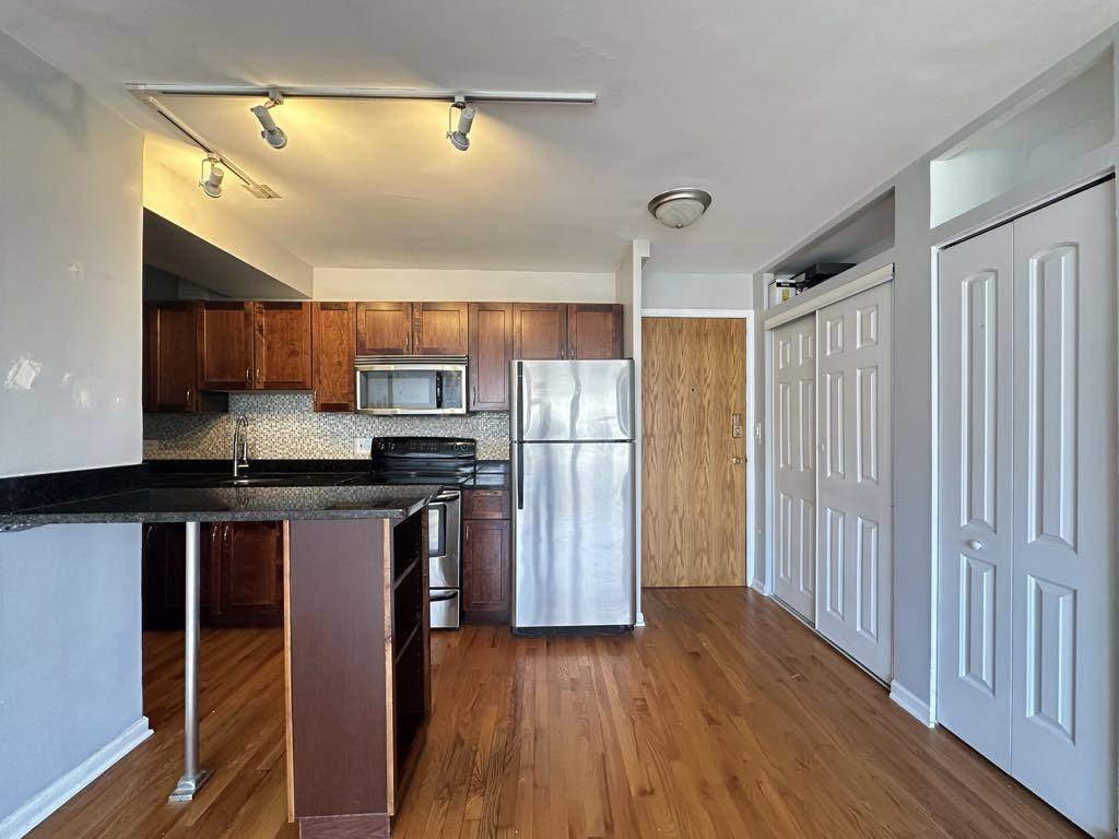 Apartment for rent at 4178 Marine Dr #P1101, Chicago, IL 60613