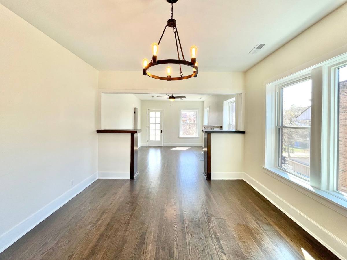 Apartment for rent at 1414 W Argyle #2, Chicago, IL 60640