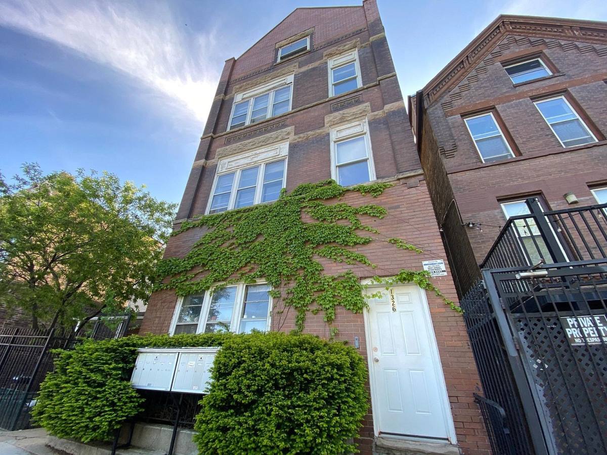 Apartment for rent at 1326 N Cleaver St #2F, Chicago, IL 60642