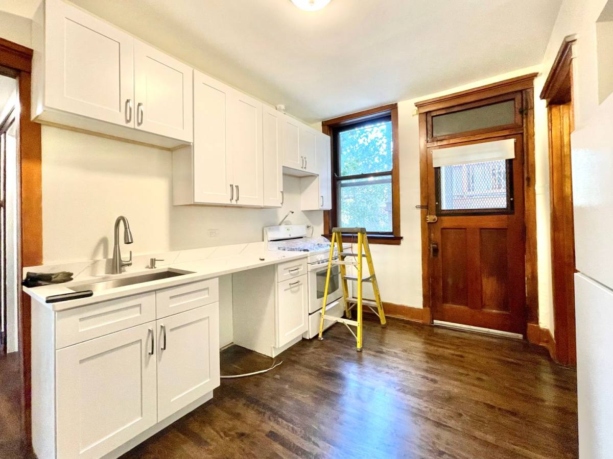 Apartment for rent at 1414-16 W Argyle - 1416 #1, Chicago, IL 60640