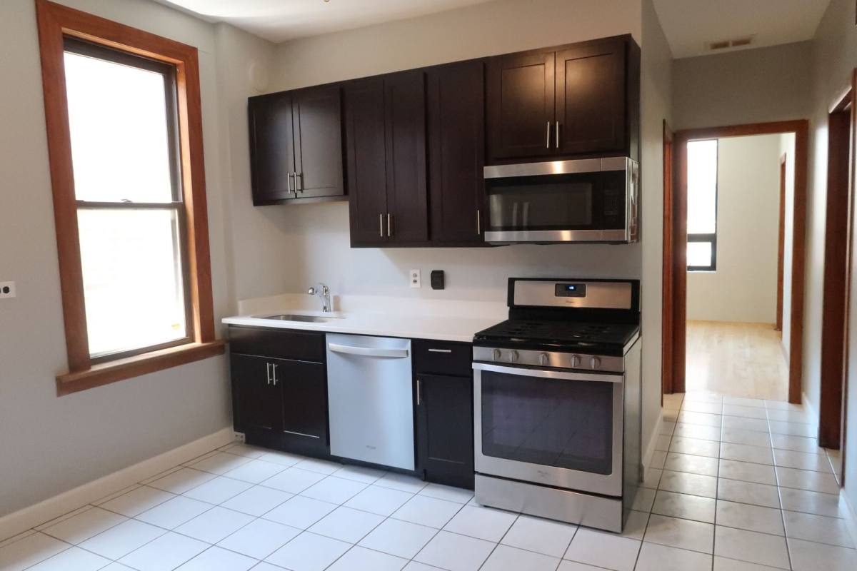 Apartment for rent at 2747 W Armitage #2F, Chicago, IL 60647
