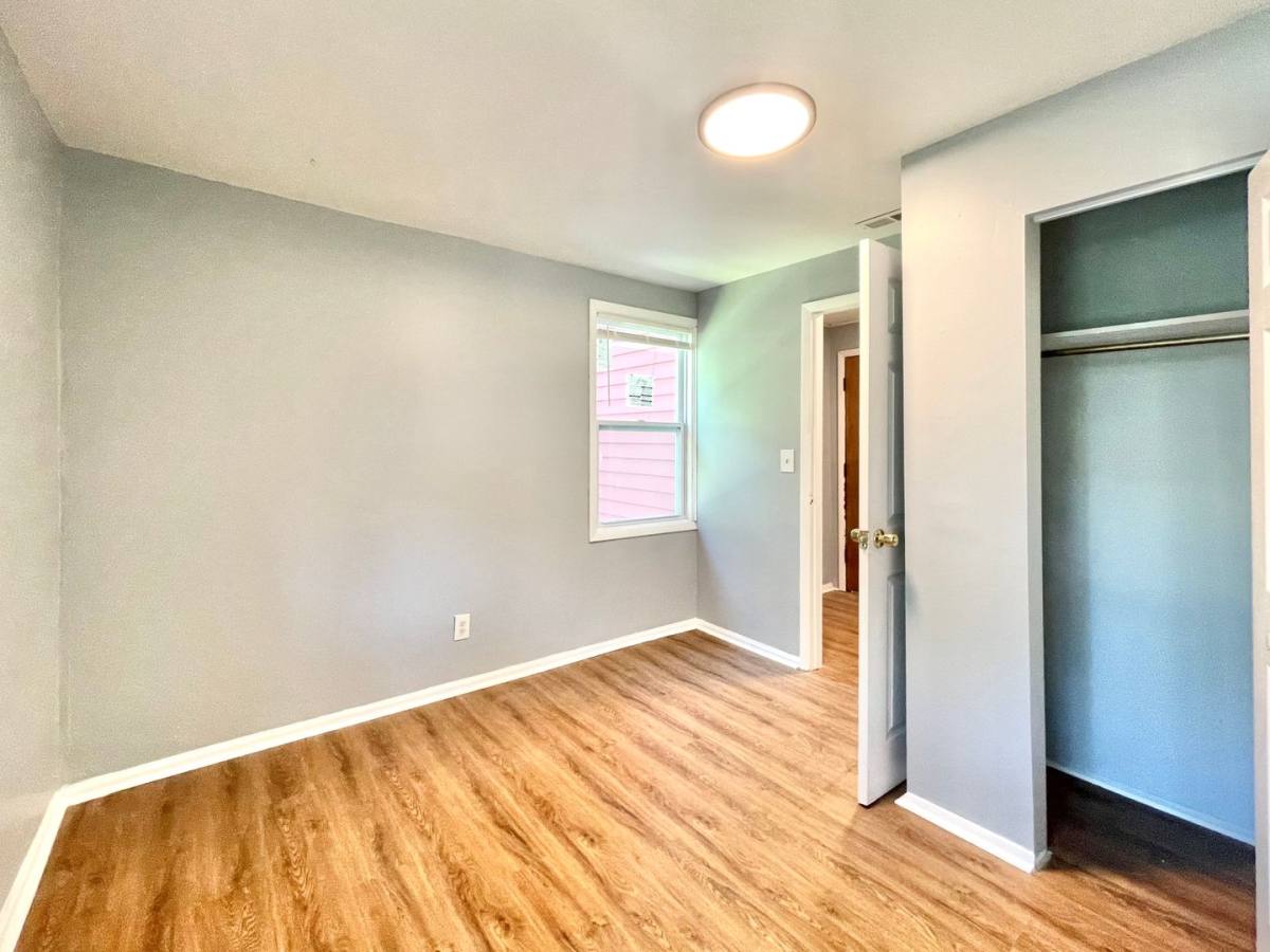 Apartment for rent at 828 W 34th St #2R, Chicago, IL 60608