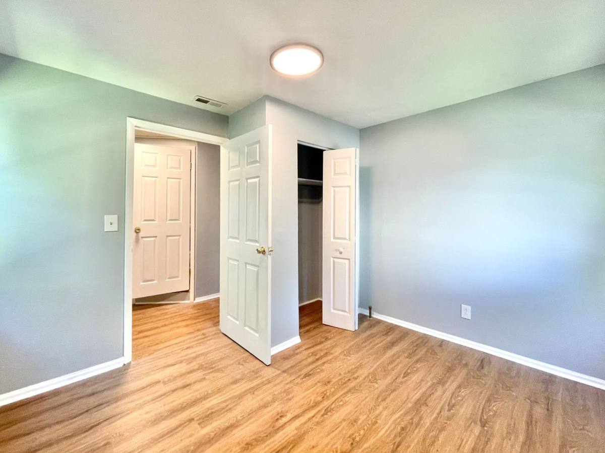 Apartment for rent at 828 W 34th St #2R, Chicago, IL 60608