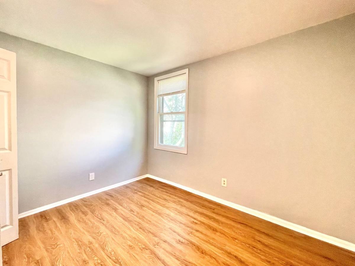 Apartment for rent at 828 W 34th St #2R, Chicago, IL 60608