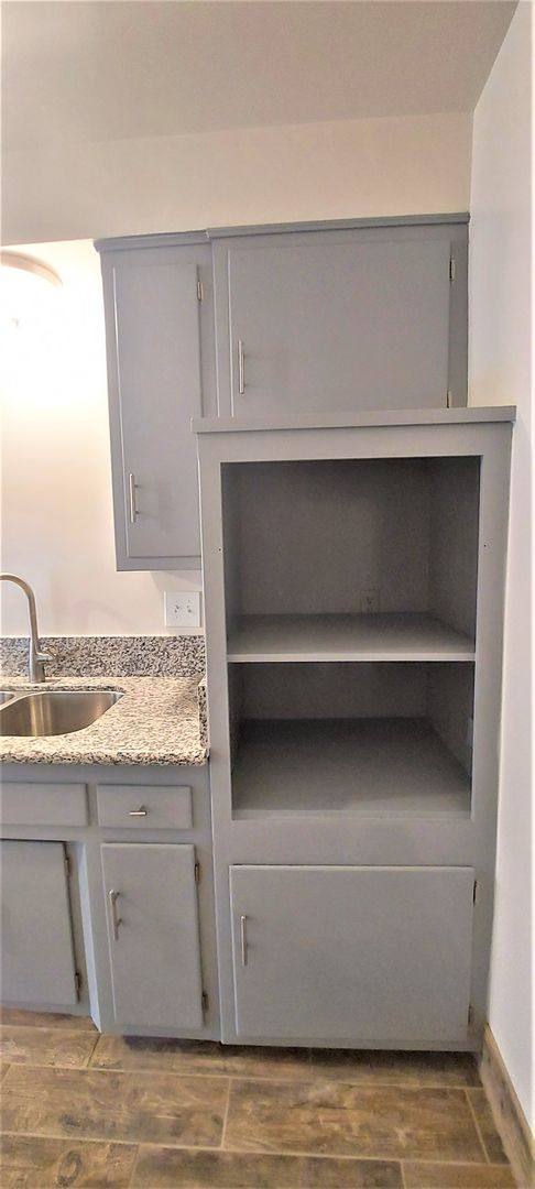 Apartment for rent at 12704 Cedar Ave, Hawthorne, CA 90250