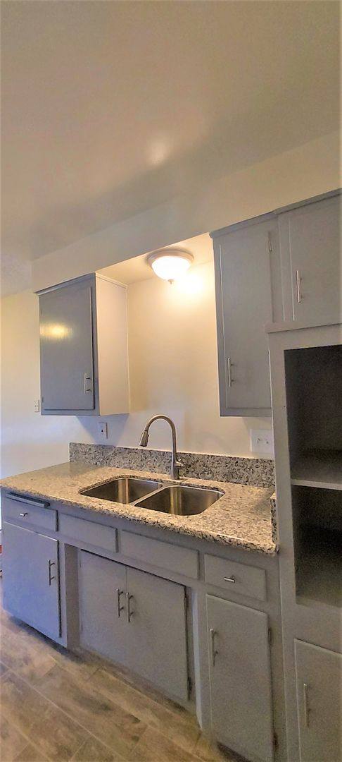 Apartment for rent at 12704 Cedar Ave, Hawthorne, CA 90250