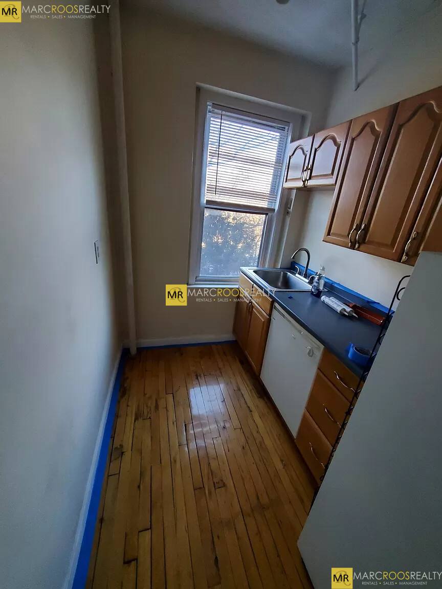 Apartment for rent at 352 Riverway #3, Boston, MA 02115