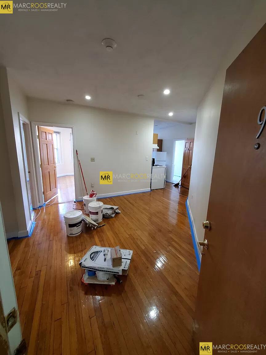 Apartment for rent at 352 Riverway #3, Boston, MA 02115