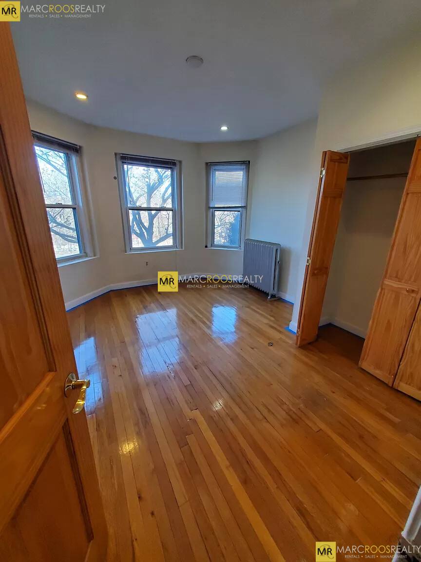 Apartment for rent at 352 Riverway #3, Boston, MA 02115