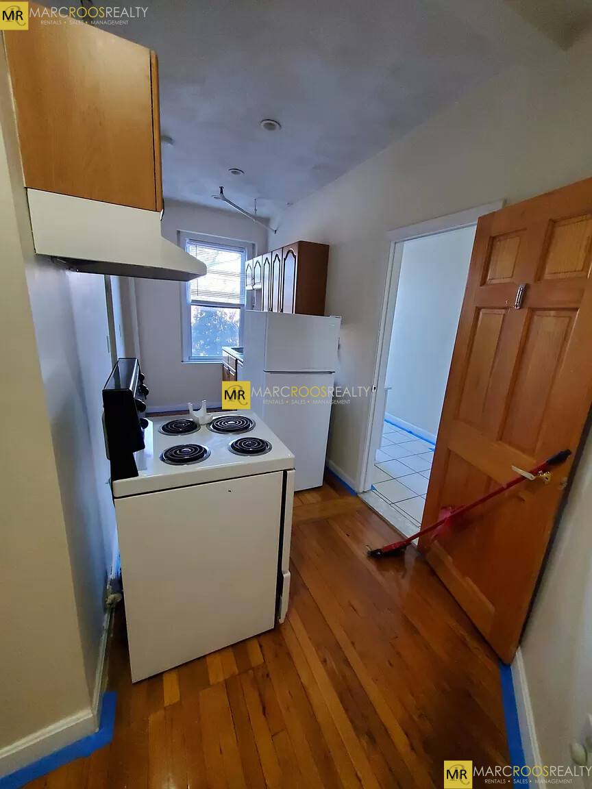 Apartment for rent at 352 Riverway #3, Boston, MA 02115