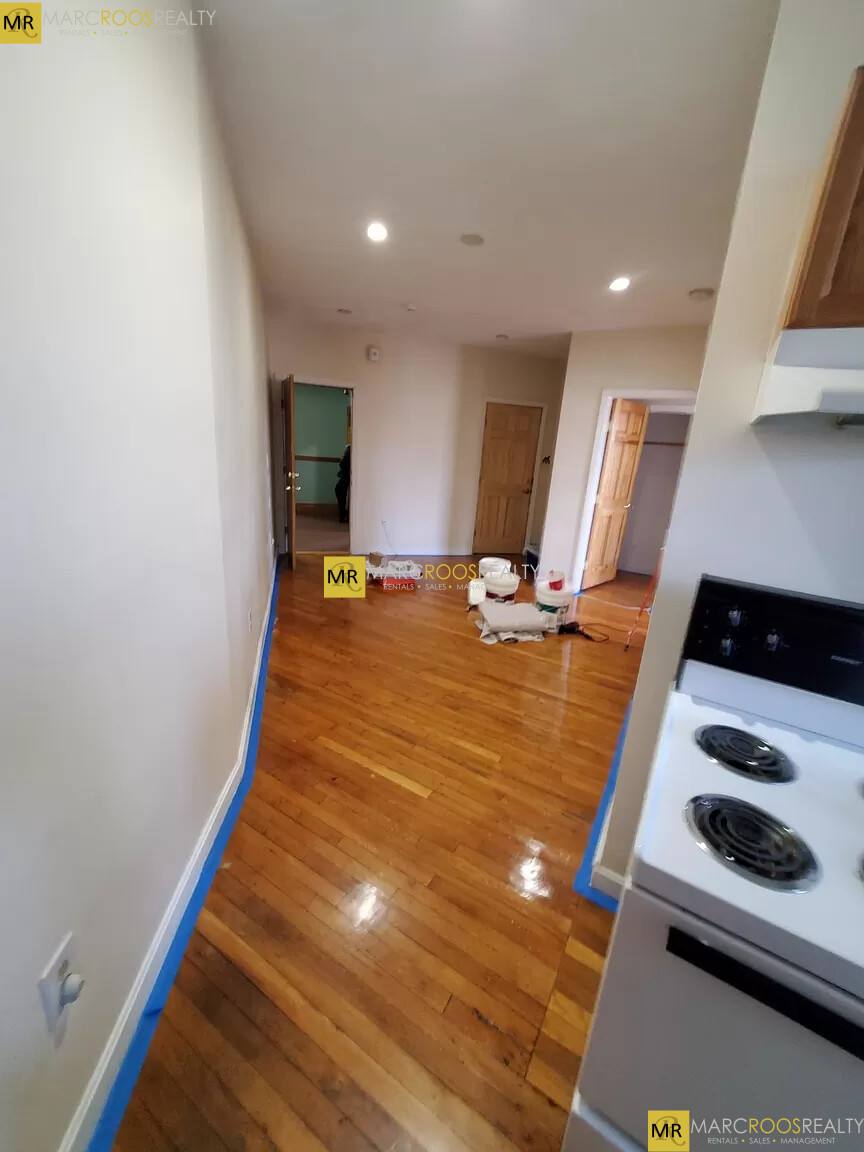 Apartment for rent at 352 Riverway #3, Boston, MA 02115