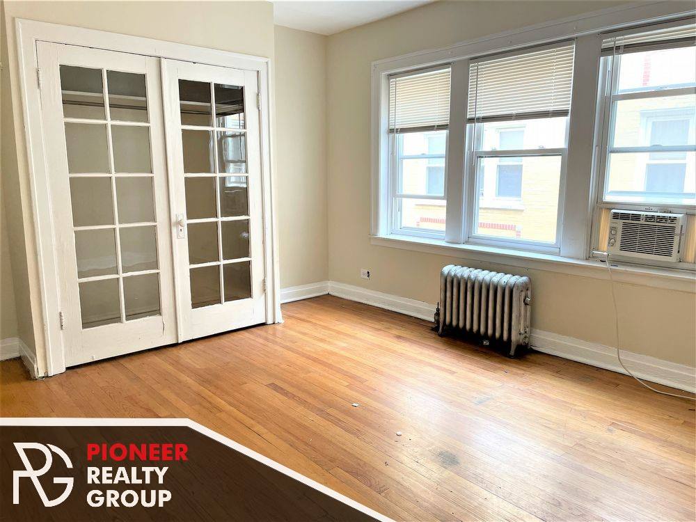 Apartment for rent at 4409 N Kenneth Ave #1A, Chicago, IL 60630