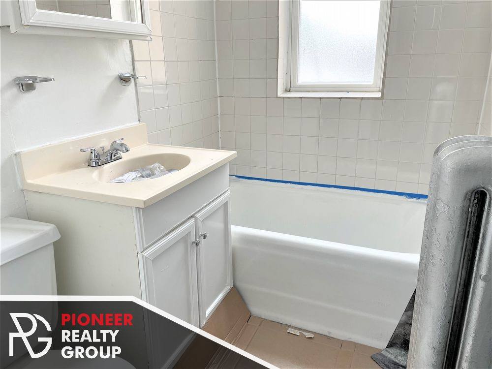 Apartment for rent at 4409 N Kenneth Ave #1A, Chicago, IL 60630