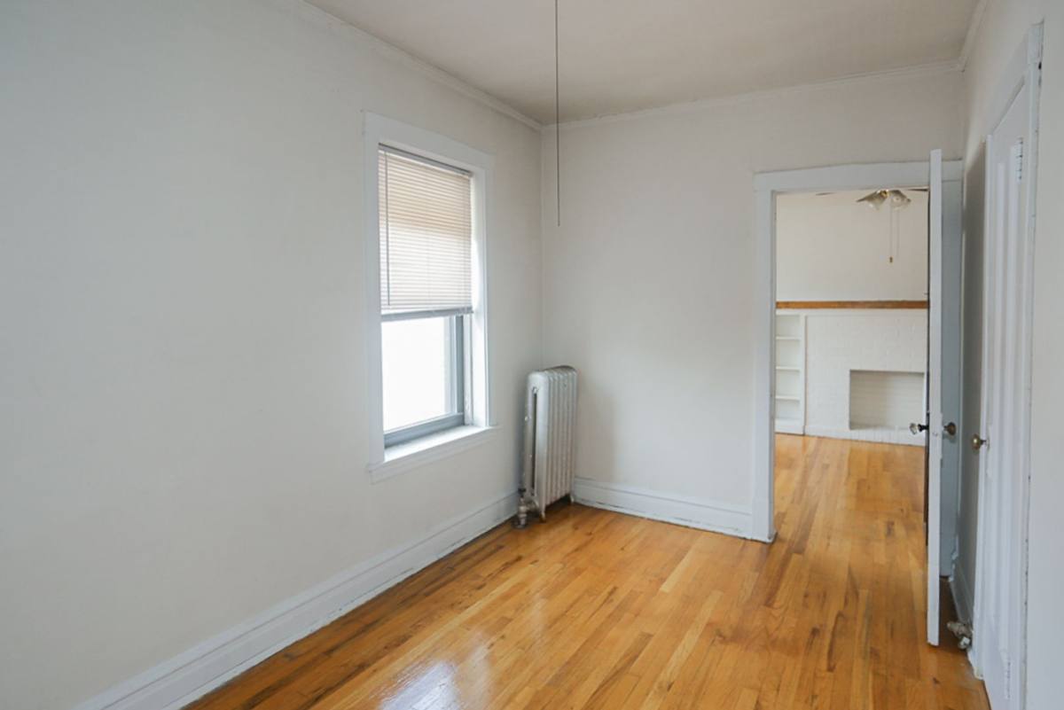 Apartment for rent at 2612 W Gunnison #2R, Chicago, IL 60657