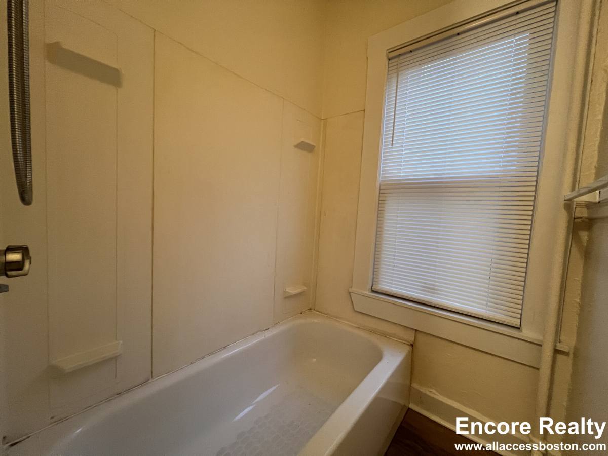 Apartment for rent at 27 Forest St #2, Cambridge, MA 02140