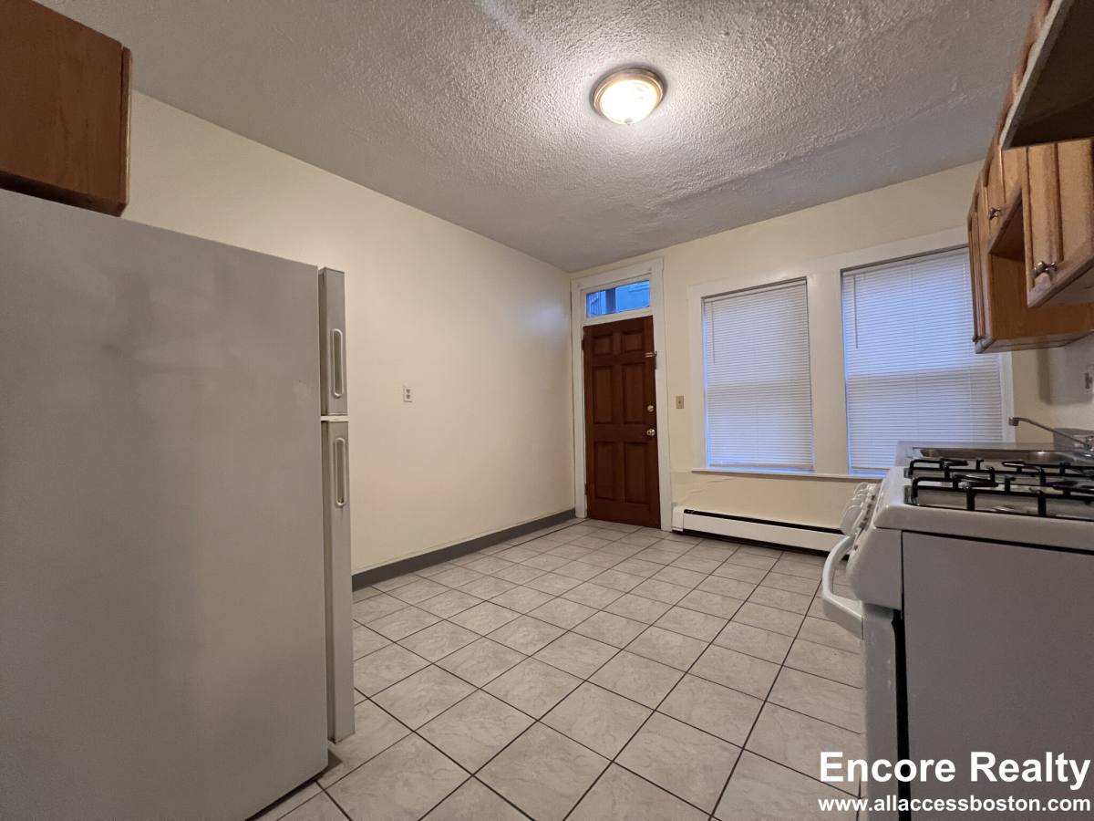 Apartment for rent at 27 Forest St #2, Cambridge, MA 02140