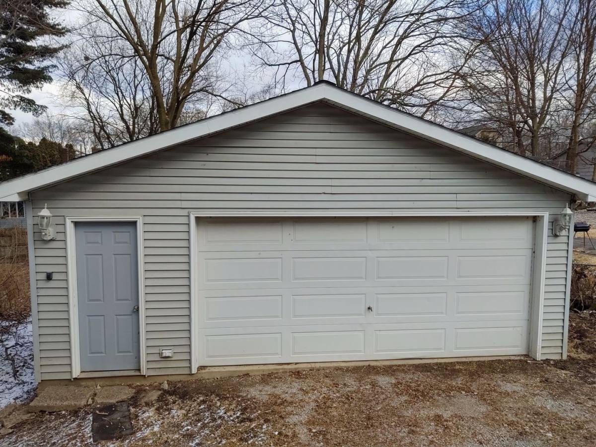 House for rent at 825 42nd St, Rock Island, IL 61201