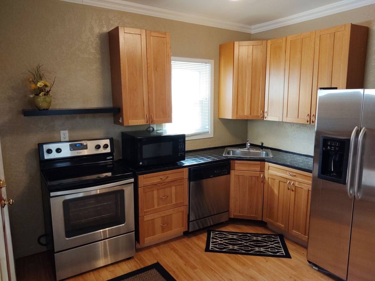 House for rent at 825 42nd St, Rock Island, IL 61201