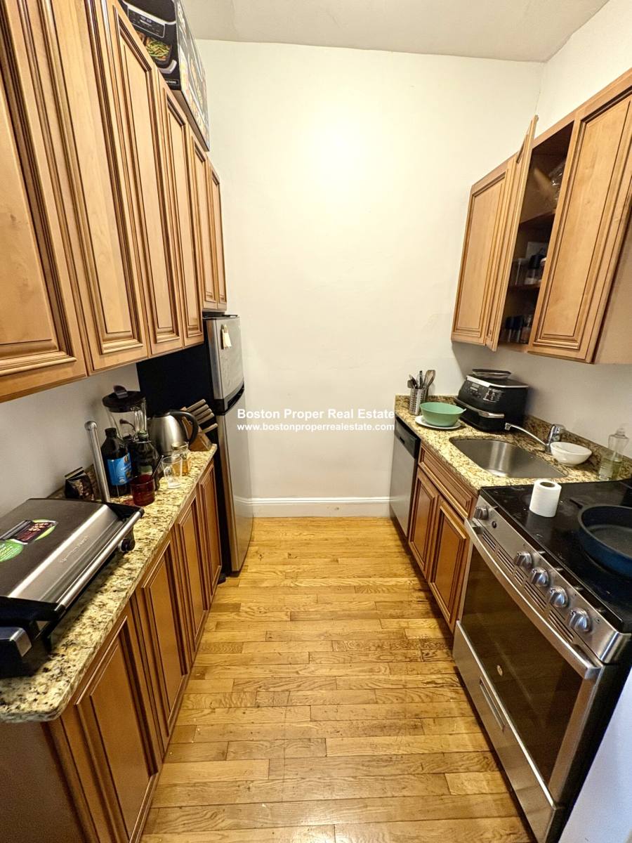 Apartment for rent at 455 Beacon St #6, Boston, MA 02115