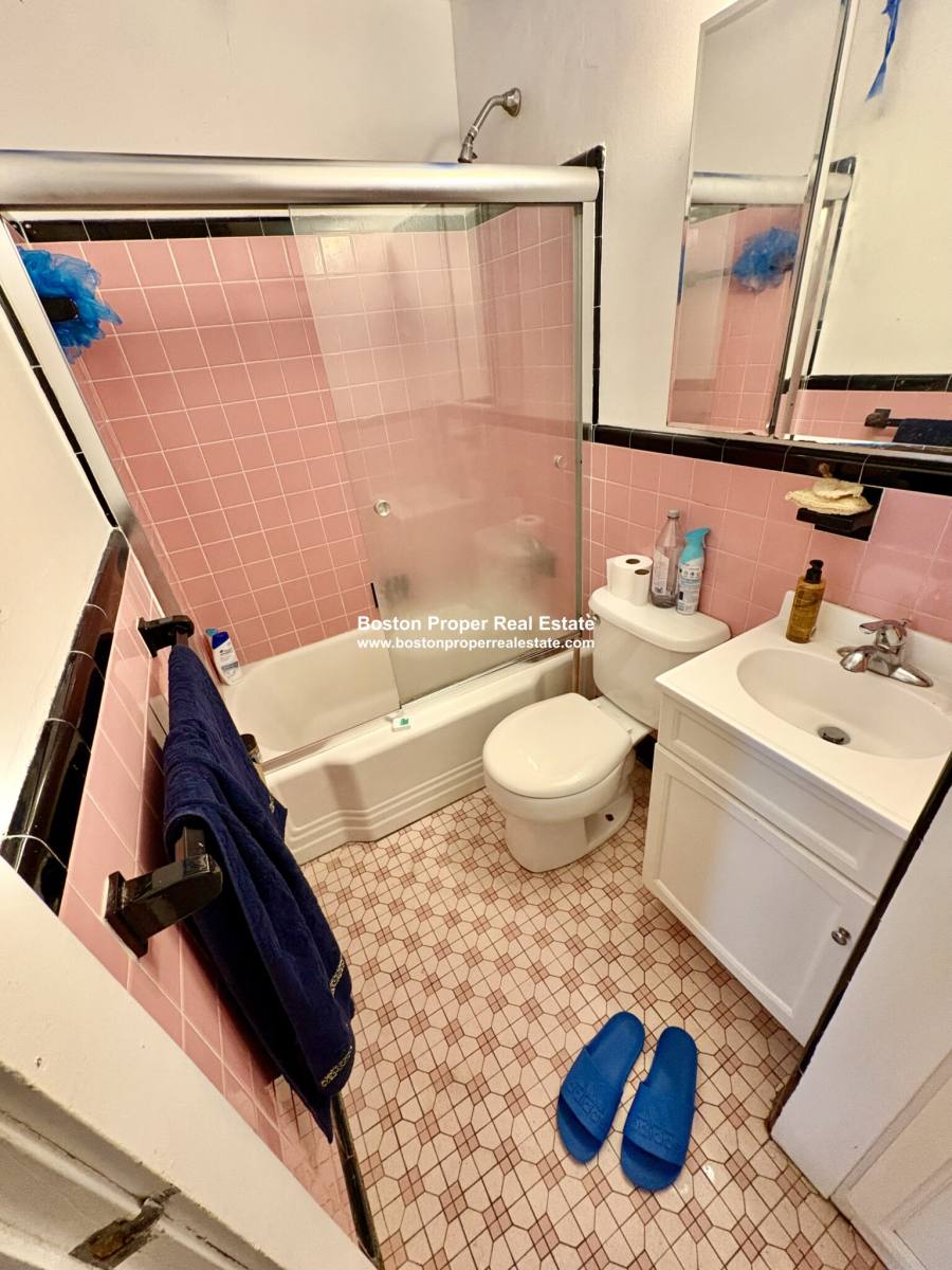 Apartment for rent at 455 Beacon St #6, Boston, MA 02115