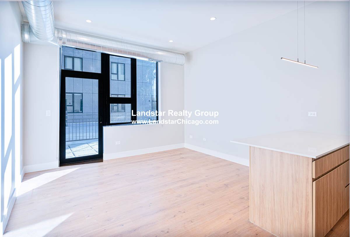 Apartment for rent at 6044 N Winthrop Ave #211, Chicago, IL 60660