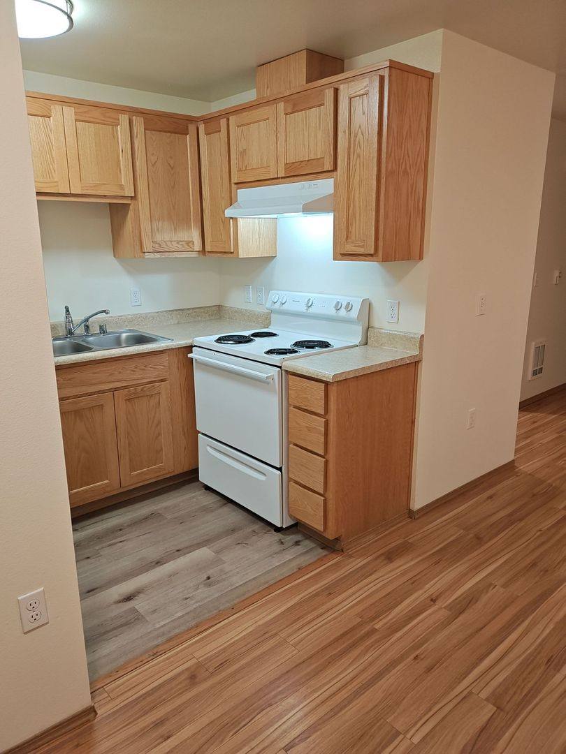 Apartment for rent at 1617 N 26th St, Mount Vernon, WA 98273