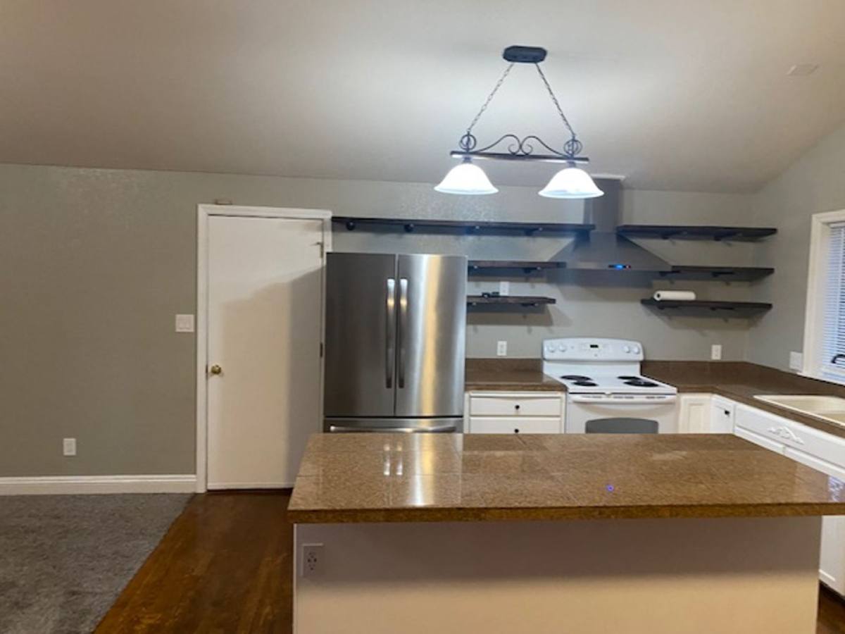 House for rent at 1364 Brook Court, Medford, OR 97504