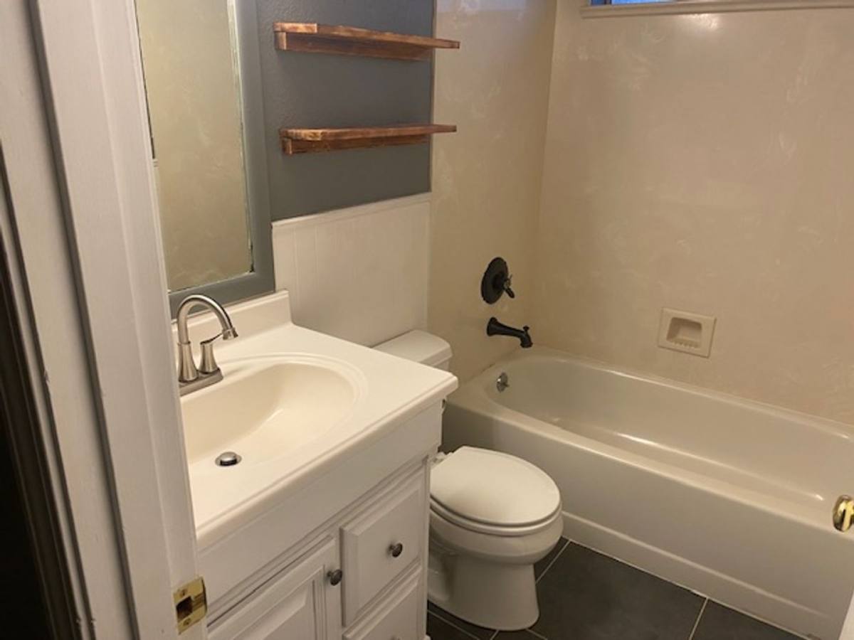 House for rent at 1364 Brook Court, Medford, OR 97504