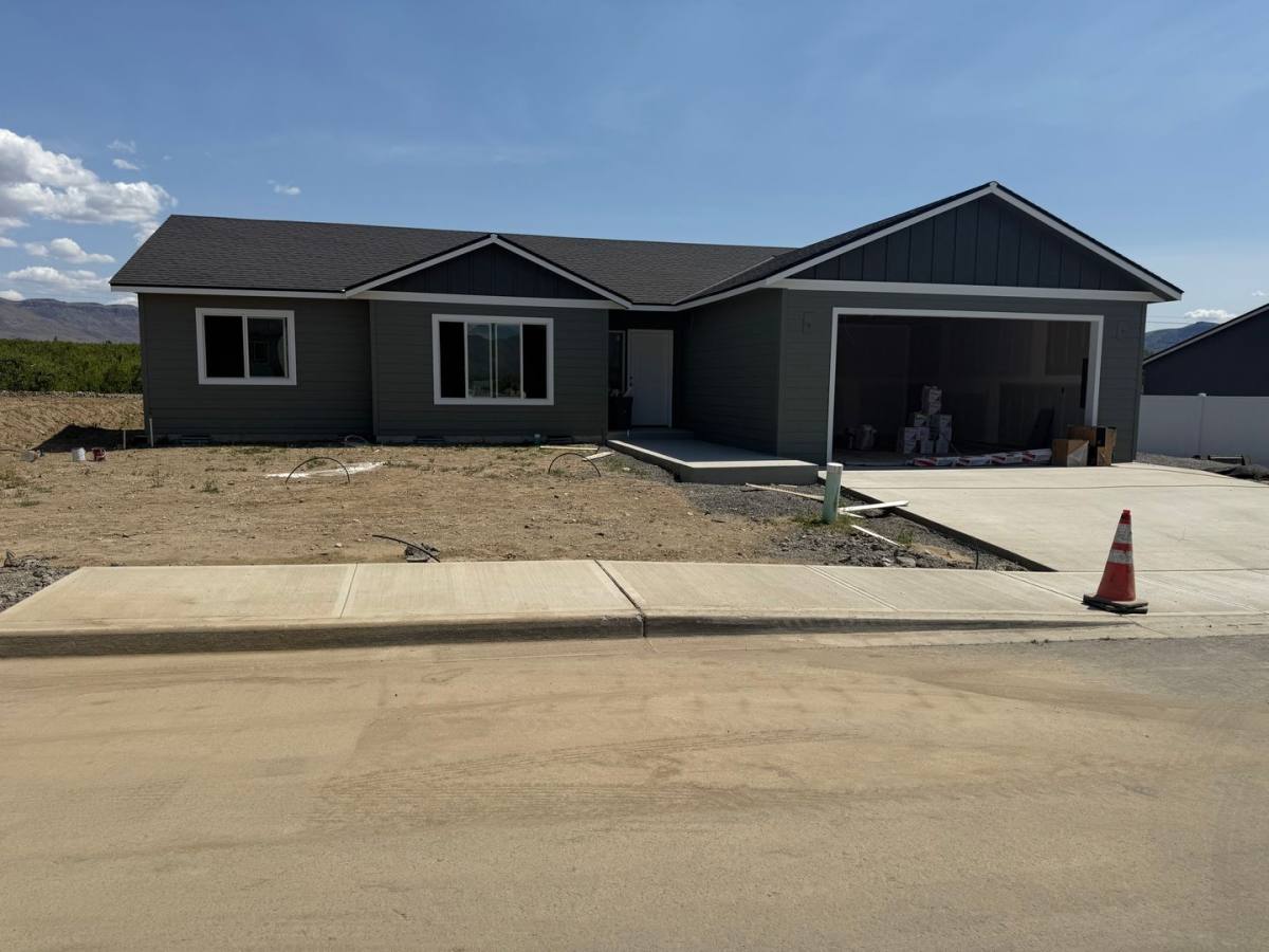 House for rent at 353 S Newton Ave, East Wenatchee, WA 98802