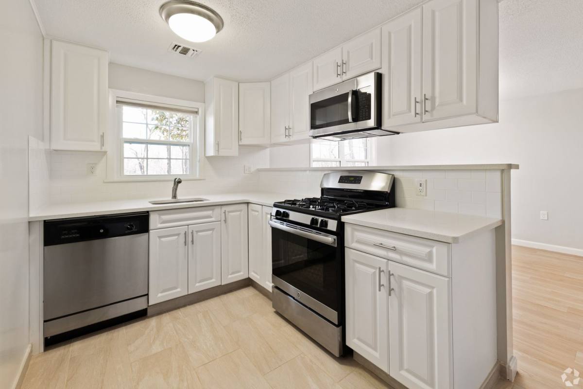 Apartment for rent at 200 Bedford Rd, Woburn, MA 01801