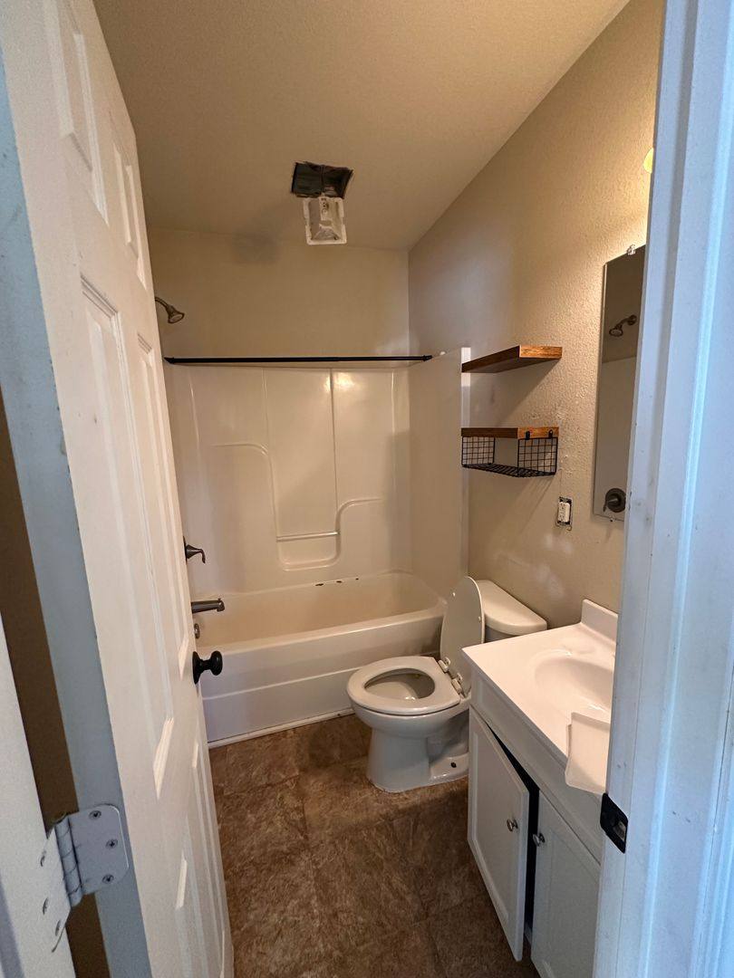 House for rent at 204 11th St SW, Minot, ND 58701