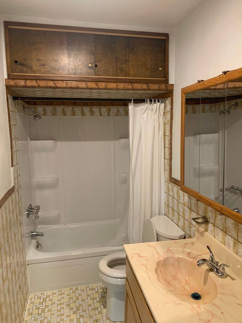 Apartment for rent at 2320 Prince St, Dubuque, IA 52001