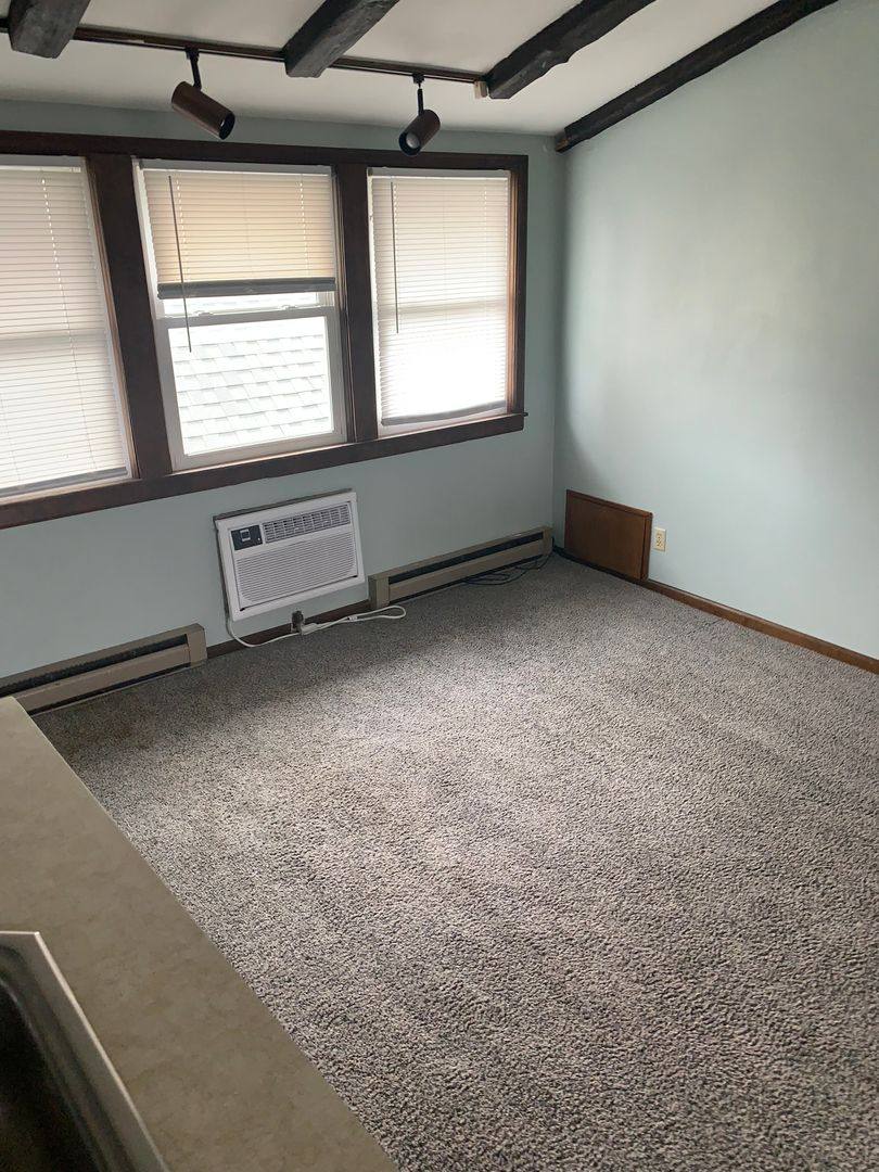 Apartment for rent at 2320 Prince St, Dubuque, IA 52001