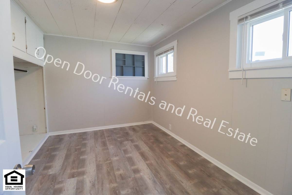 Apartment for rent at 210 W 4th St, Auburn, IN 46706