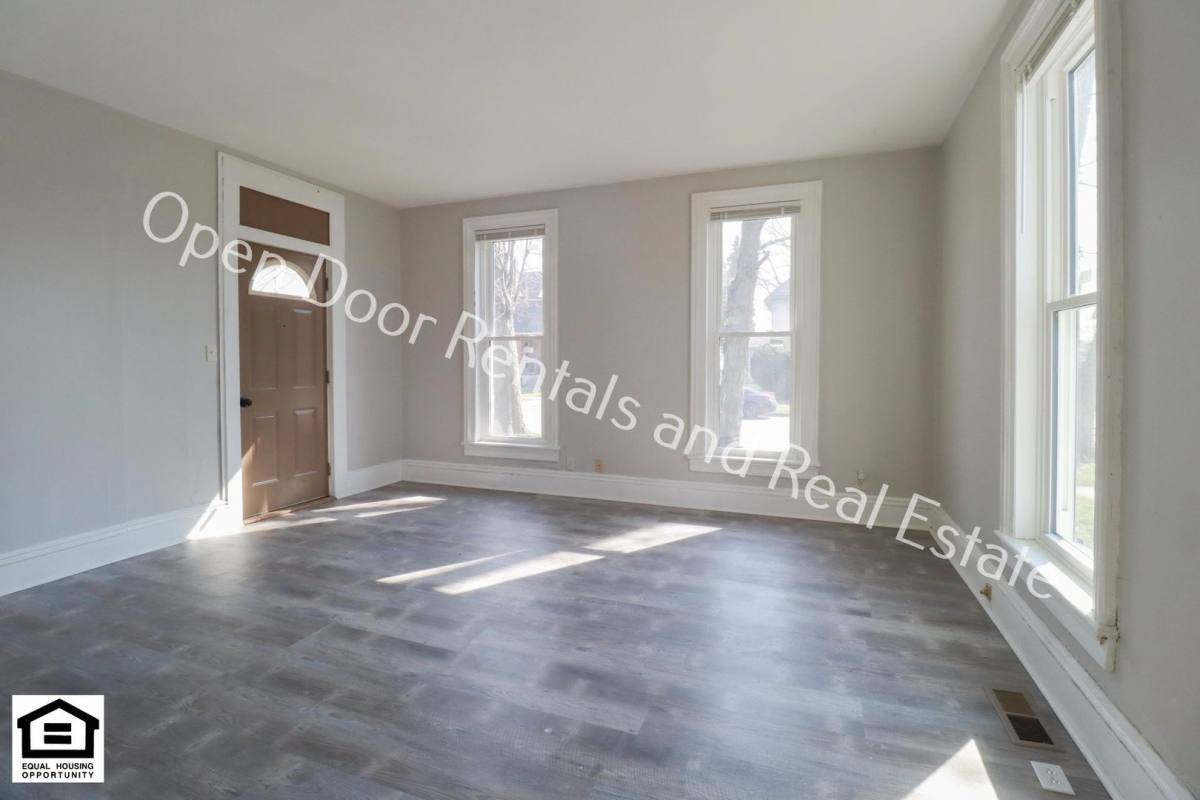 Apartment for rent at 210 W 4th St, Auburn, IN 46706