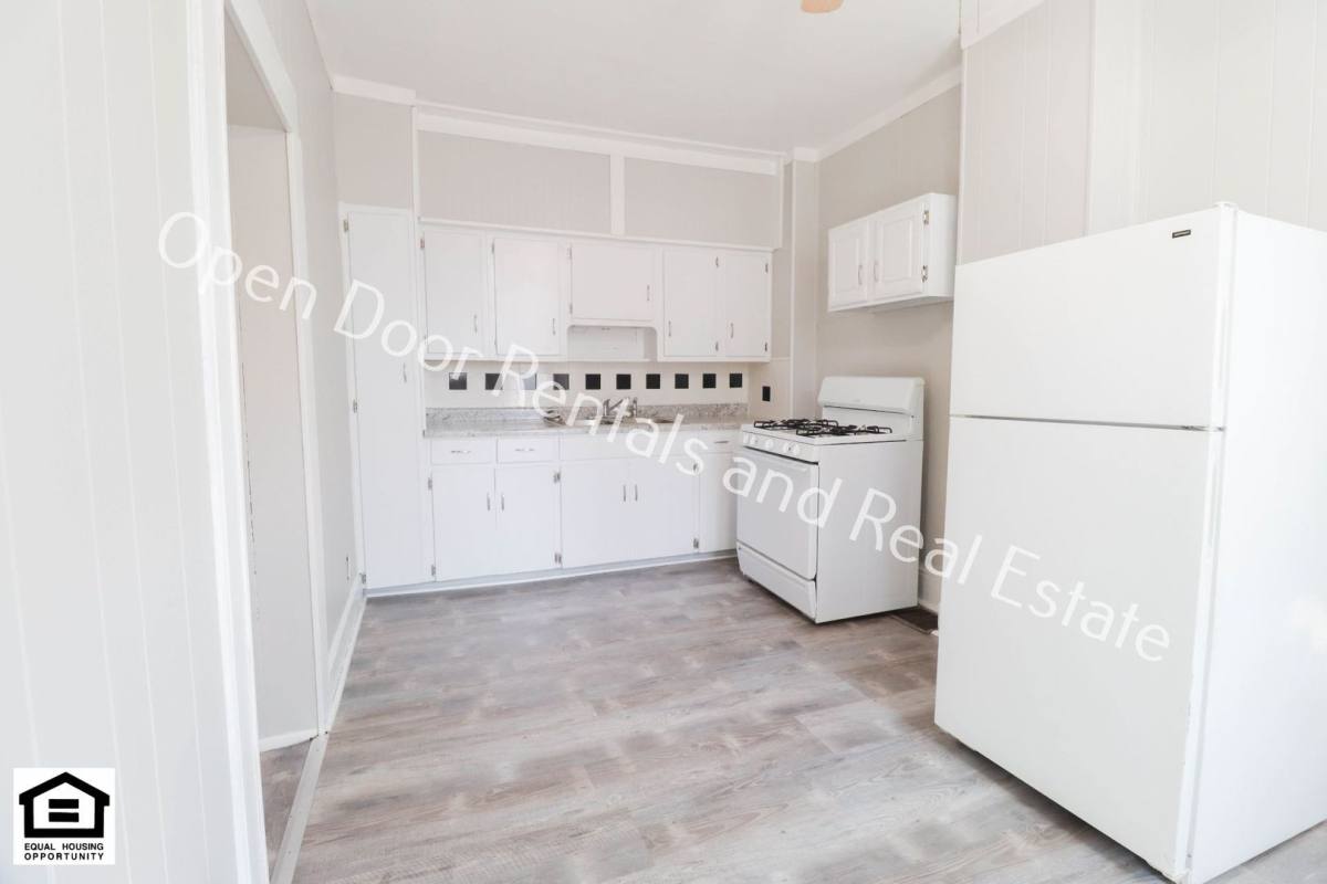 Apartment for rent at 210 W 4th St, Auburn, IN 46706