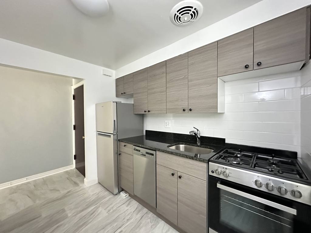 Apartment for rent at 6713 California #PSG, Chicago, IL 60645