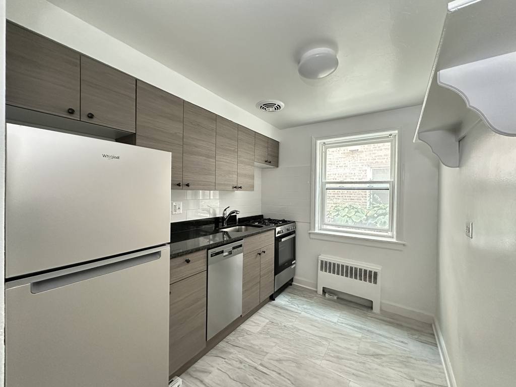 Apartment for rent at 6713 California #PSG, Chicago, IL 60645