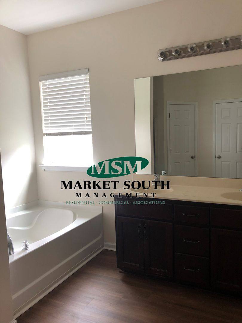 House for rent at 5 Aberdeen Terrace, Savannah, GA 31419