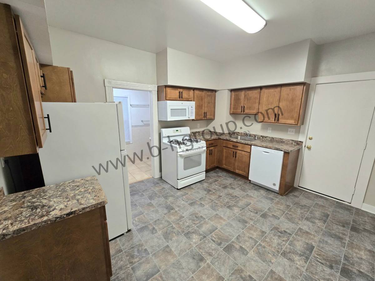 Apartment for rent at 6527 18th Ave, Kenosha, WI 53143