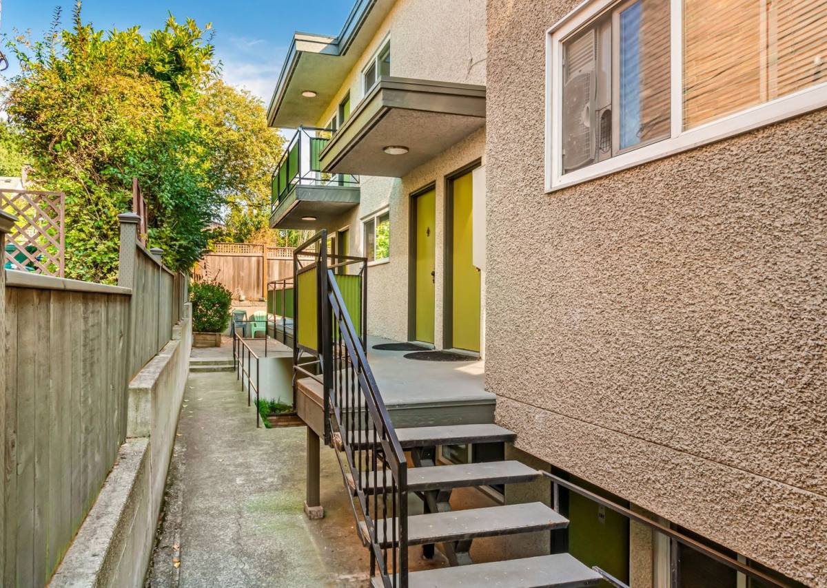 Apartment for rent at 6714 24th Ave NW, Seattle, WA 98117
