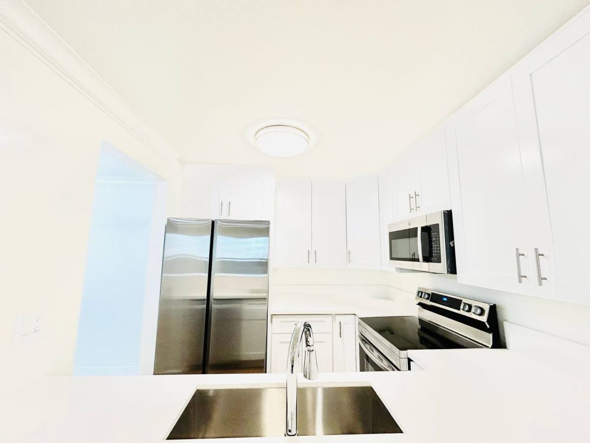 Apartment for rent at 3735 Bagley Ave, Los Angeles, CA 90034
