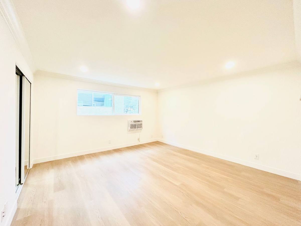 Apartment for rent at 3735 Bagley Ave, Los Angeles, CA 90034