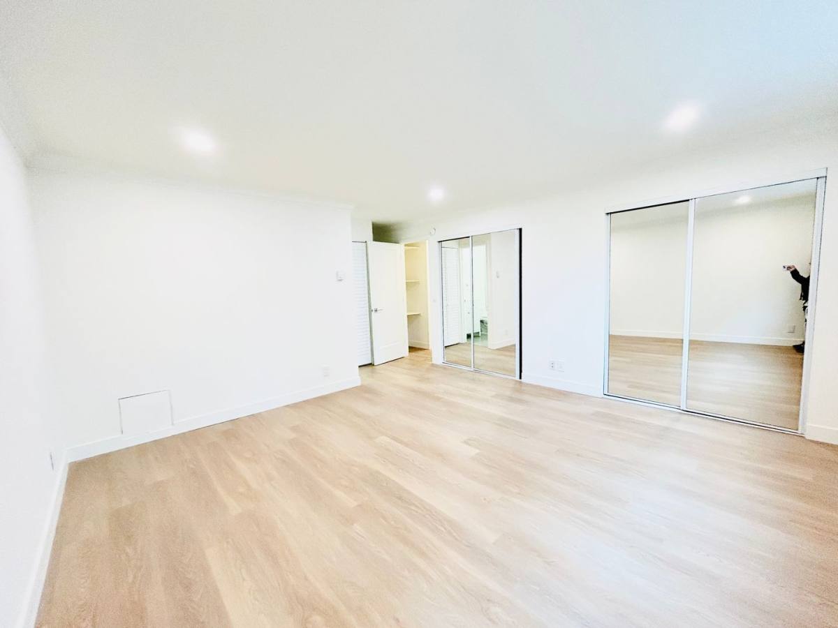Apartment for rent at 3735 Bagley Ave, Los Angeles, CA 90034