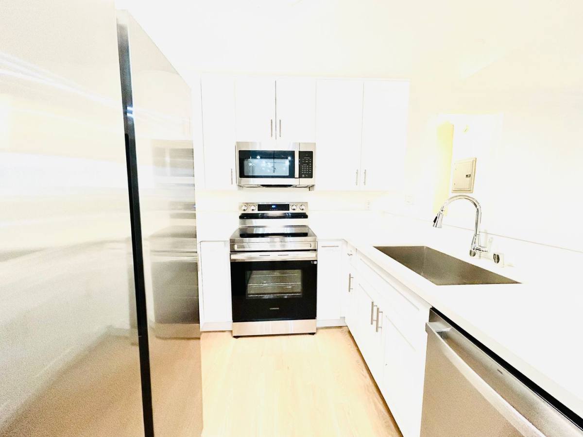 Apartment for rent at 3735 Bagley Ave, Los Angeles, CA 90034