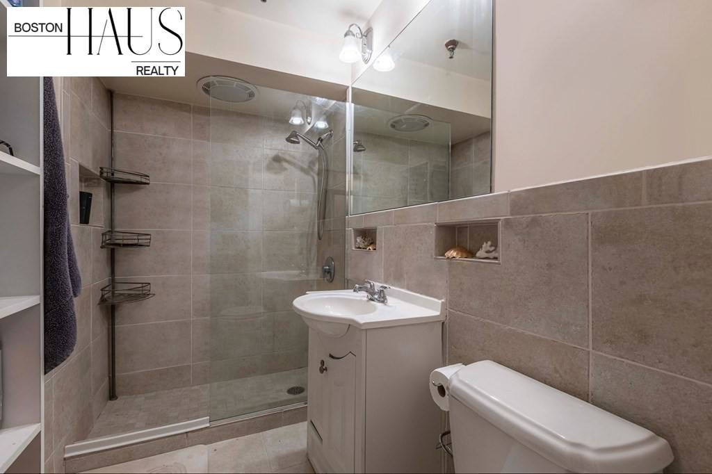 Condo for rent at 250 Commonwealth Ave #1F, Boston, MA 02116